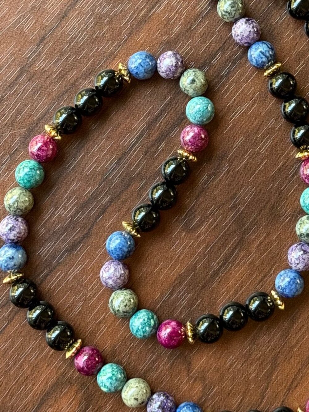 Vintage Onyx and Dyed Stone Necklace with Gold Tone Spacer Beads - Picture 3 of 3